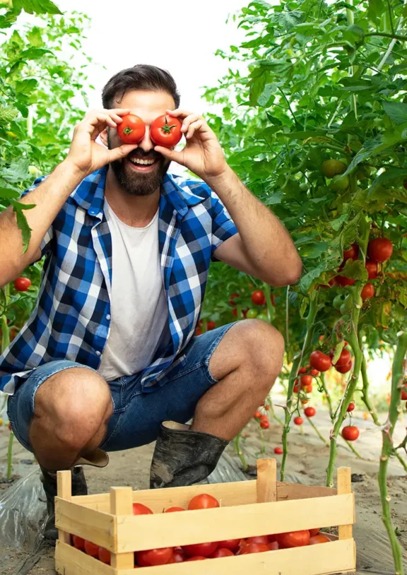 We grow fresh, organic produce using clean methods that protect nature, healthy food.